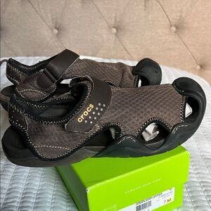 CROCS Men’s Swithwater Crocs , Brown and Black Closed-Toe Sandals